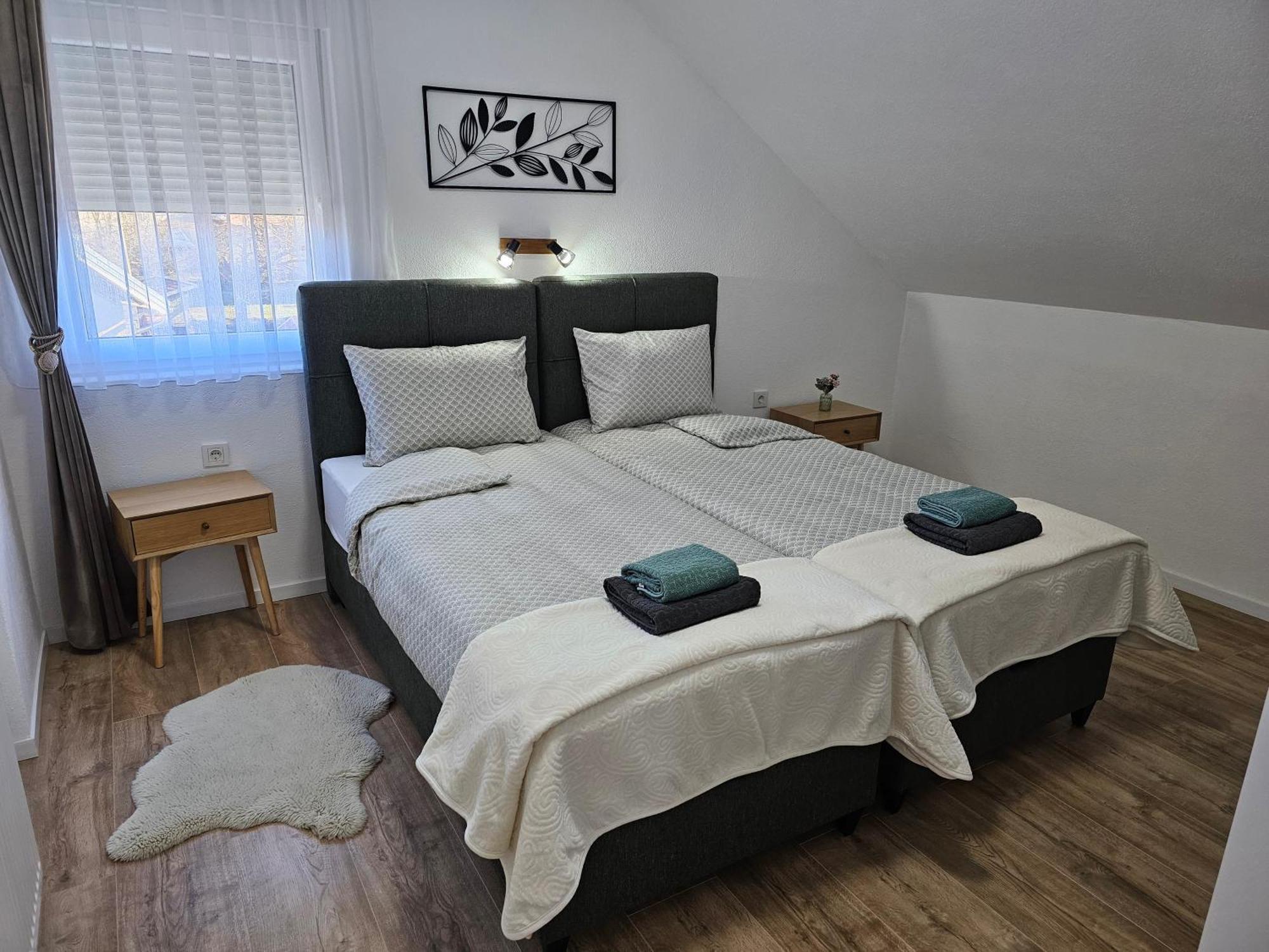 Apartamento Ana Gračac Exterior foto