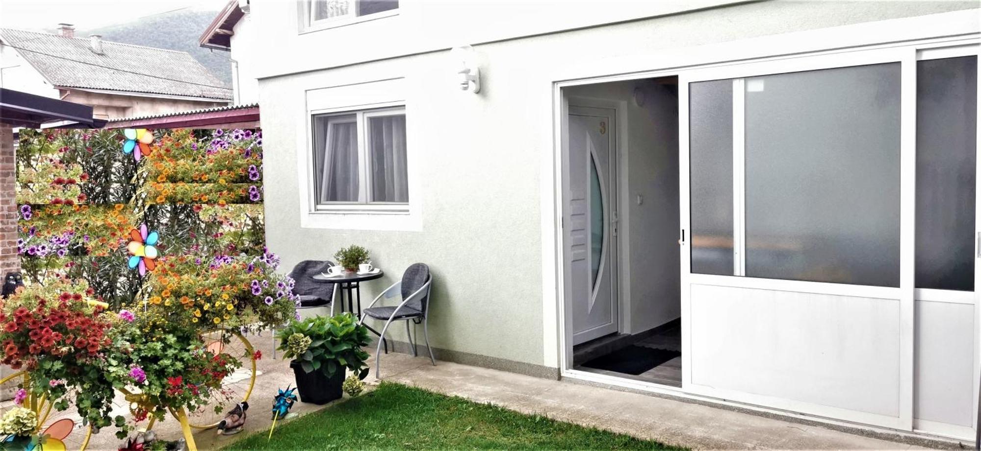 Apartamento Ana Gračac Exterior foto