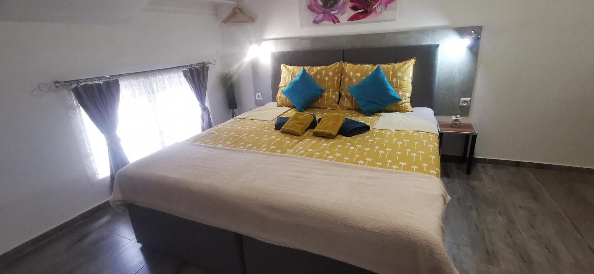 Apartamento Ana Gračac Exterior foto